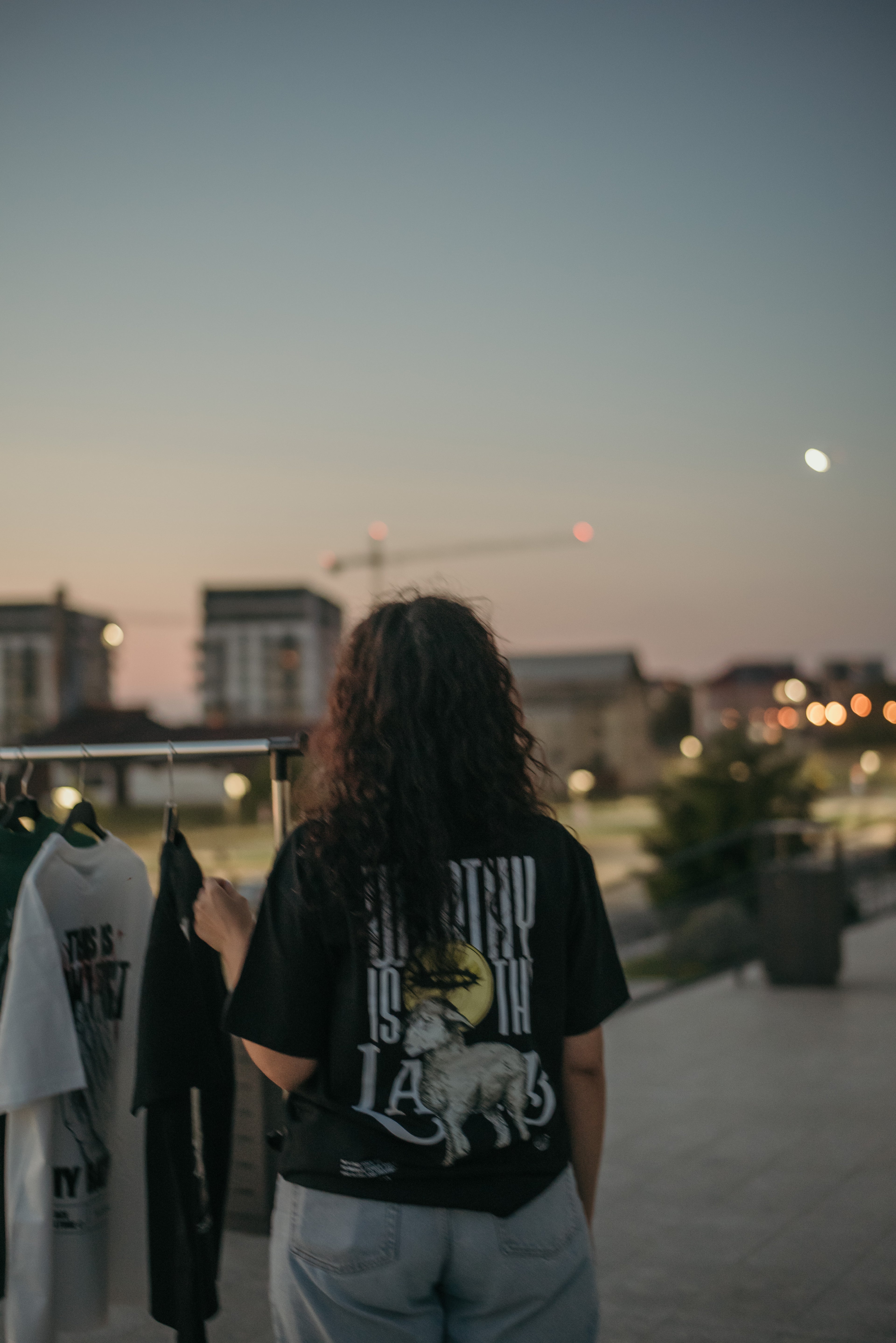 Tricou Worthy is the Lamb